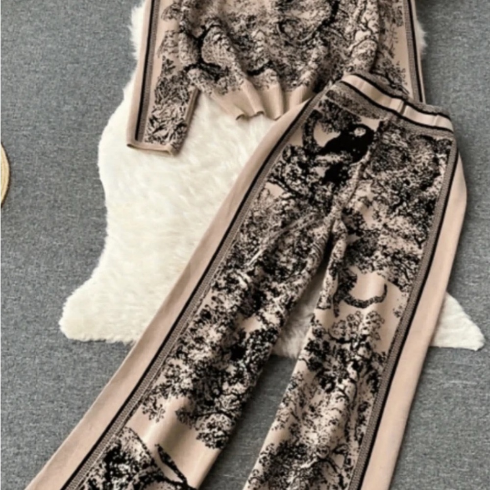 Elegant Beige and Black Women's Set